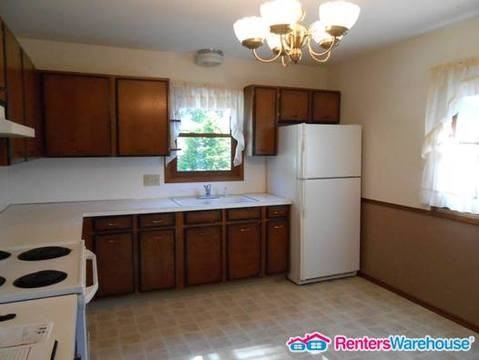 1313 Leif Ave NW - Photo 3 of 8