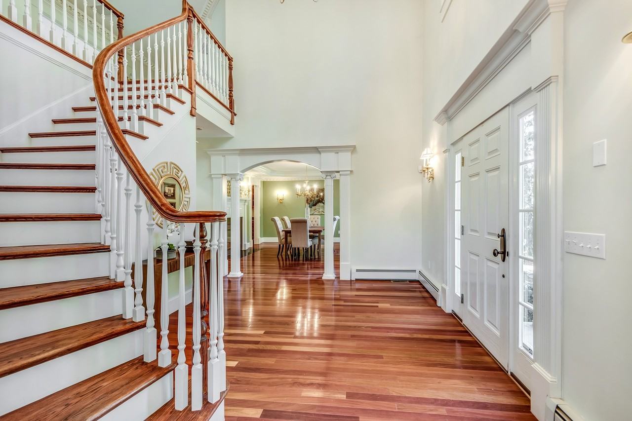 142 Cambridge Turnpike - Photo 2 of 12