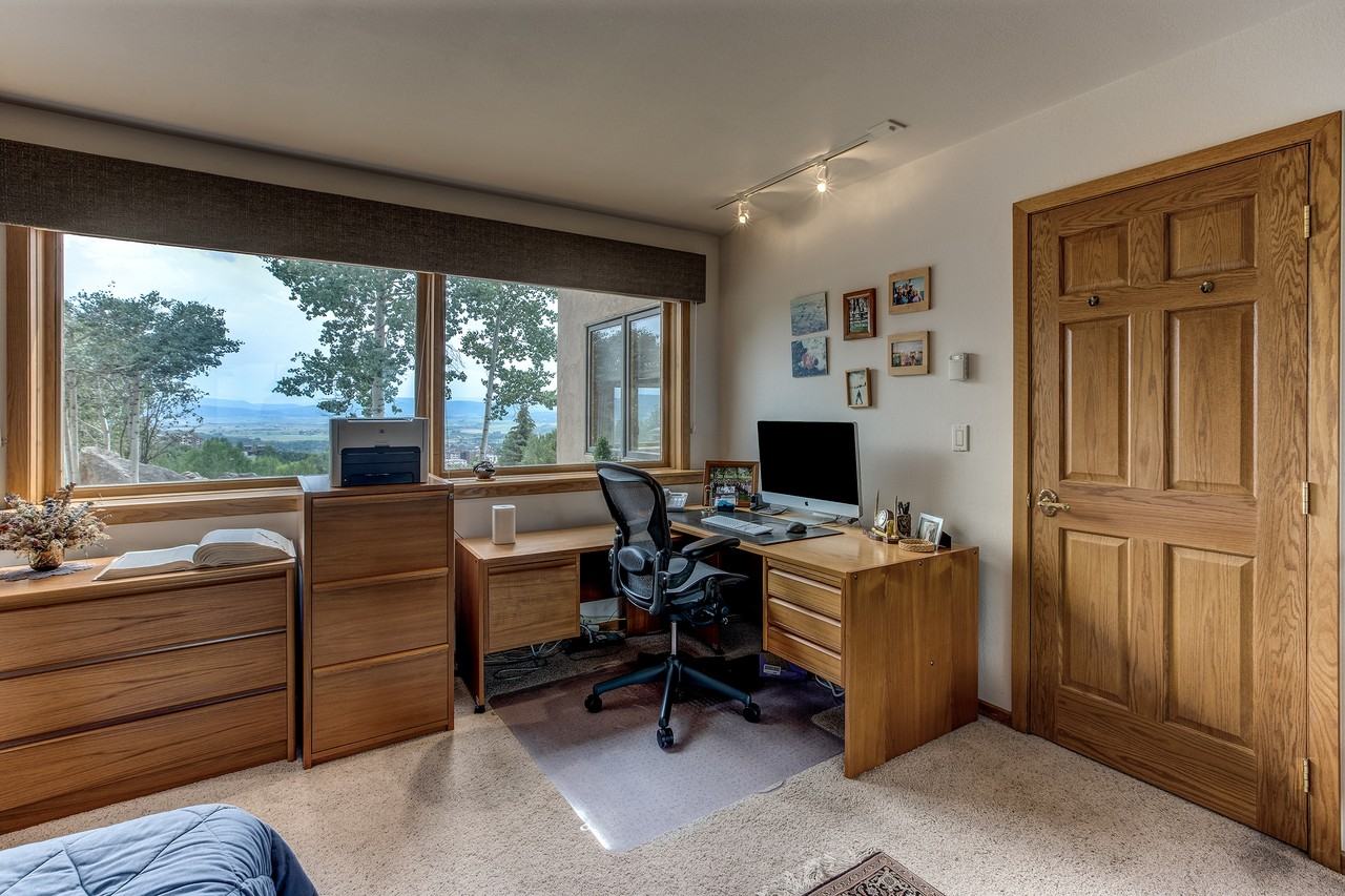 1400 Overlook Dr - Photo 3 of 24