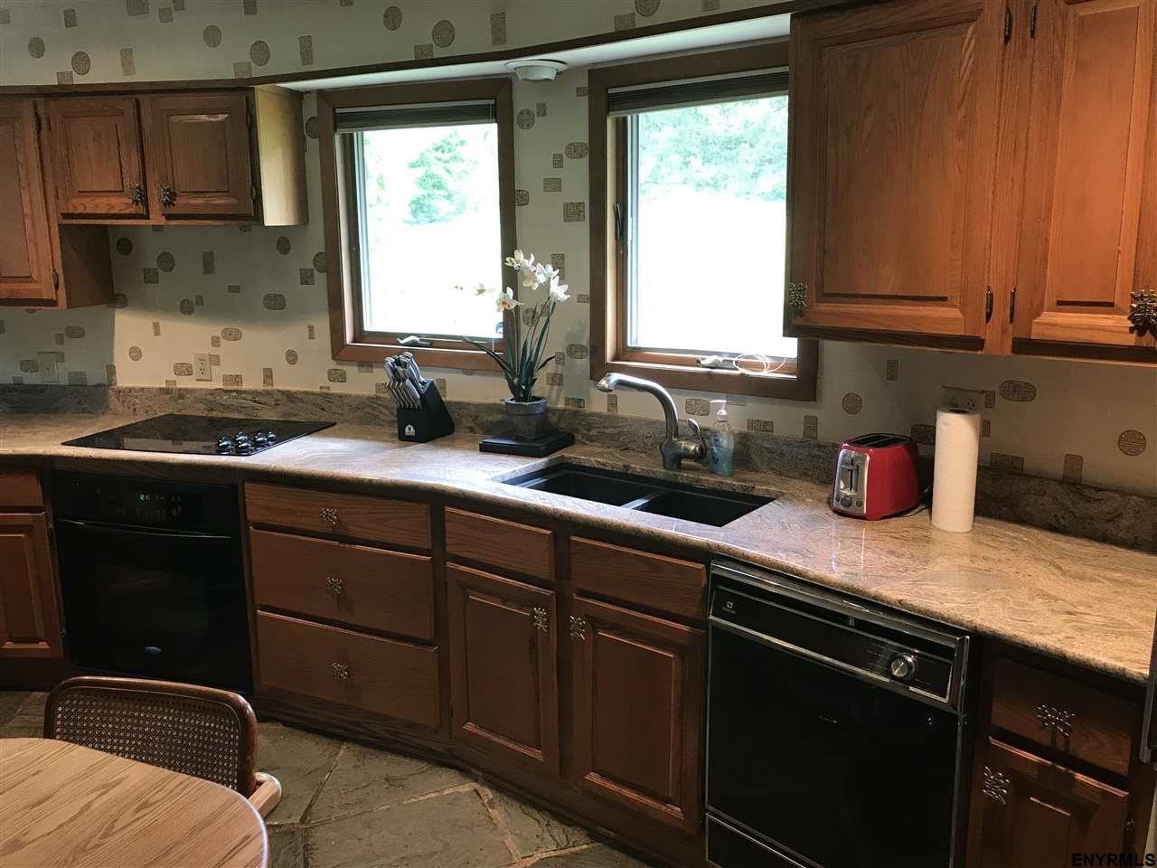 64 Westview Rd - Photo 3 of 22