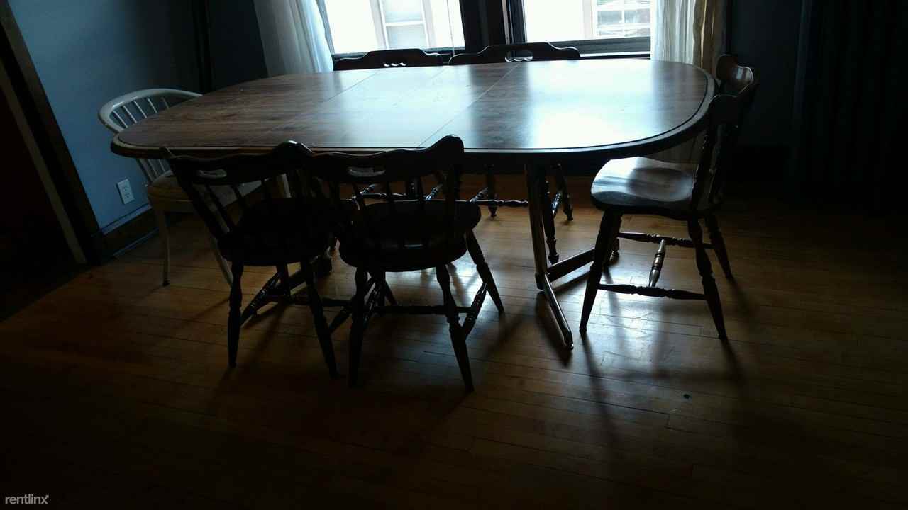 213 E Wisconsin St - Photo 2 of 14