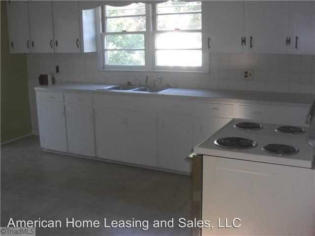 2314 Waterbury St - Photo 3 of 8