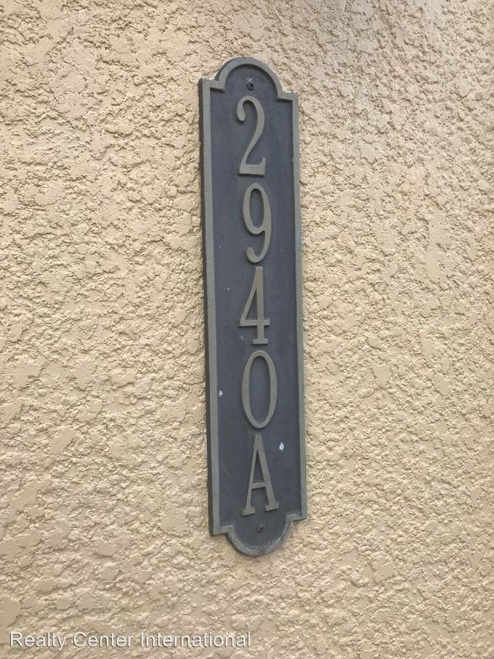 2940 Oak Park Way - Photo 3 of 43