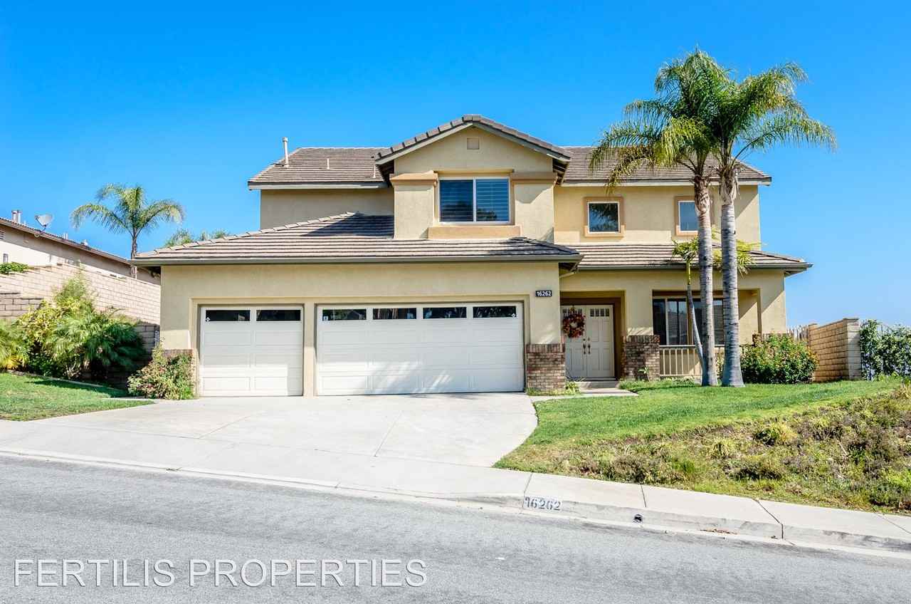 16262 Skyridge Dr - Photo 2 of 41