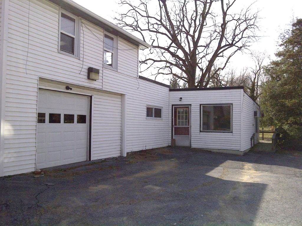 3074 Lincoln Hwy - Photo 2 of 10