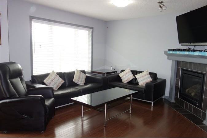 2431 29 St NW - Photo 3 of 16