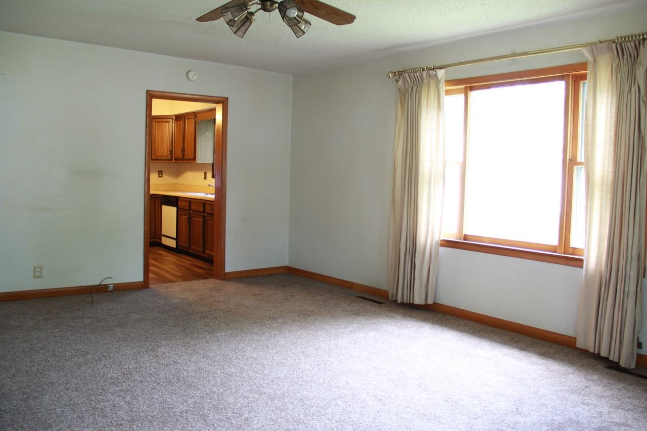 603 E 6th St - Photo 2 of 14