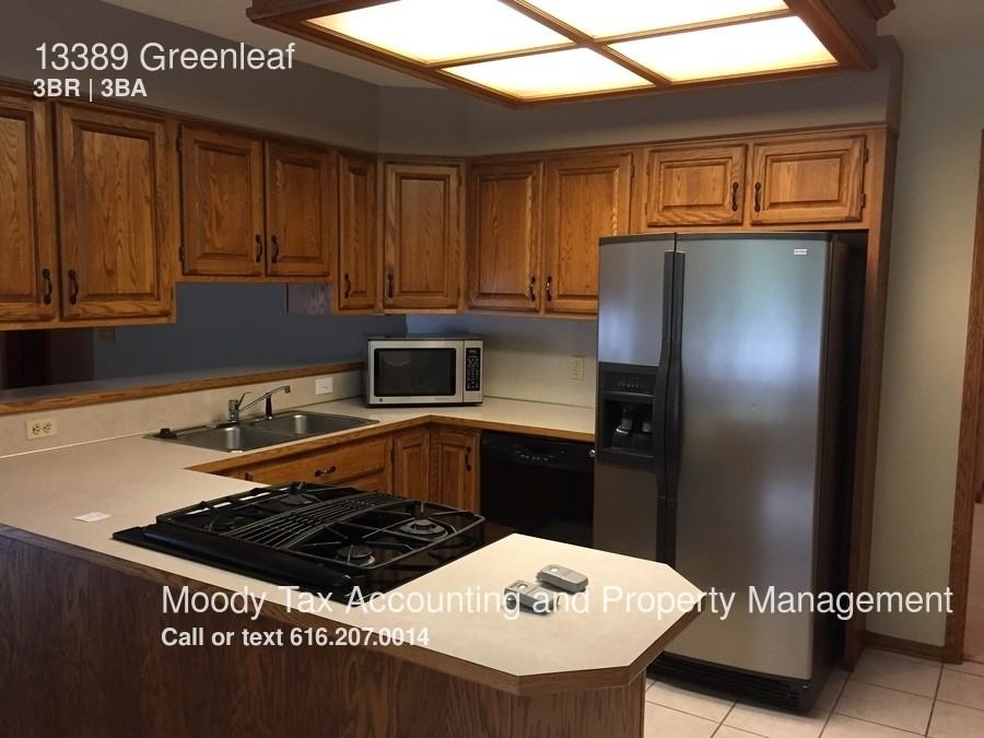 13389 Greenleaf Ln - Photo 3 of 21