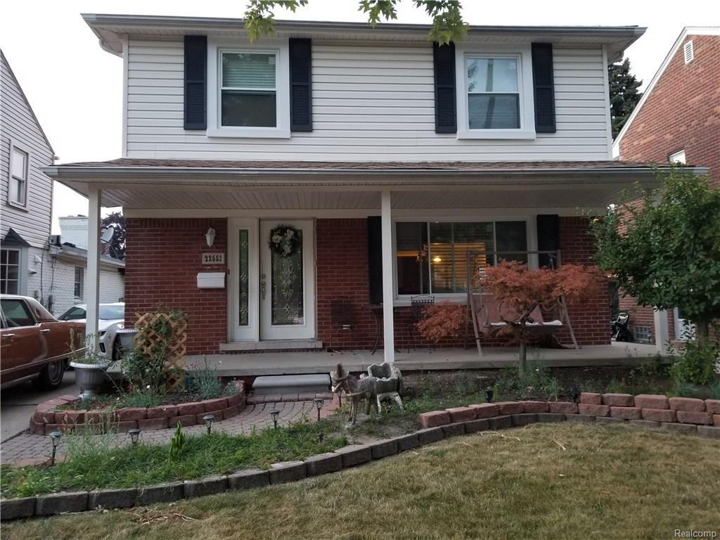 22552 Heinze St - Photo 3 of 8