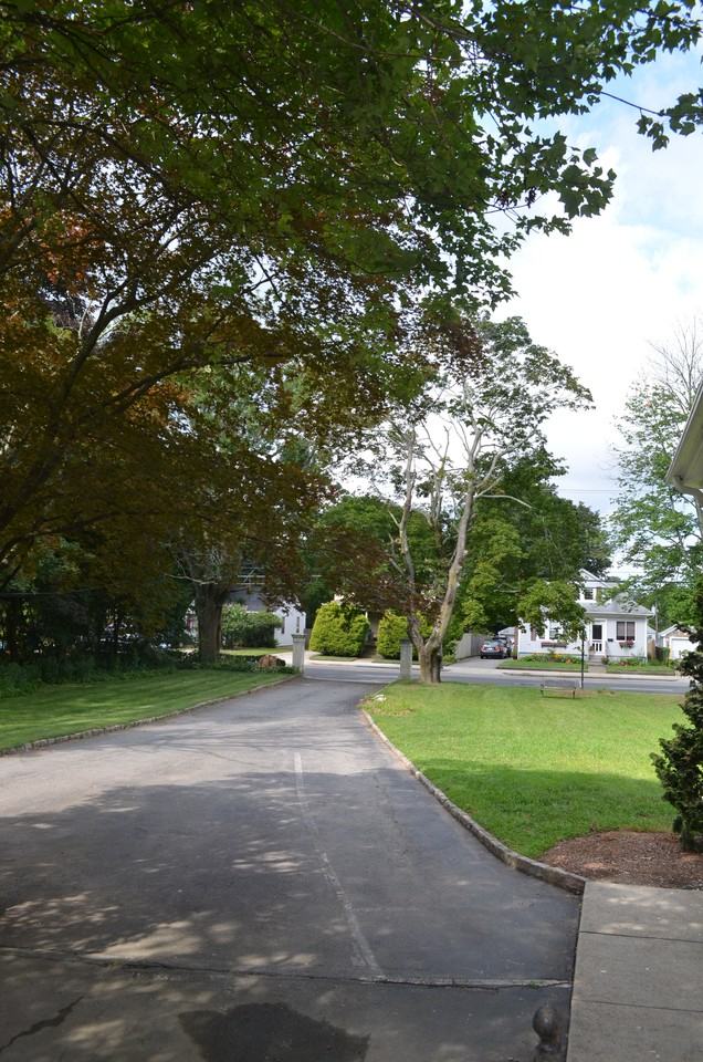 3120 Pawtucket Ave - Photo 3 of 30