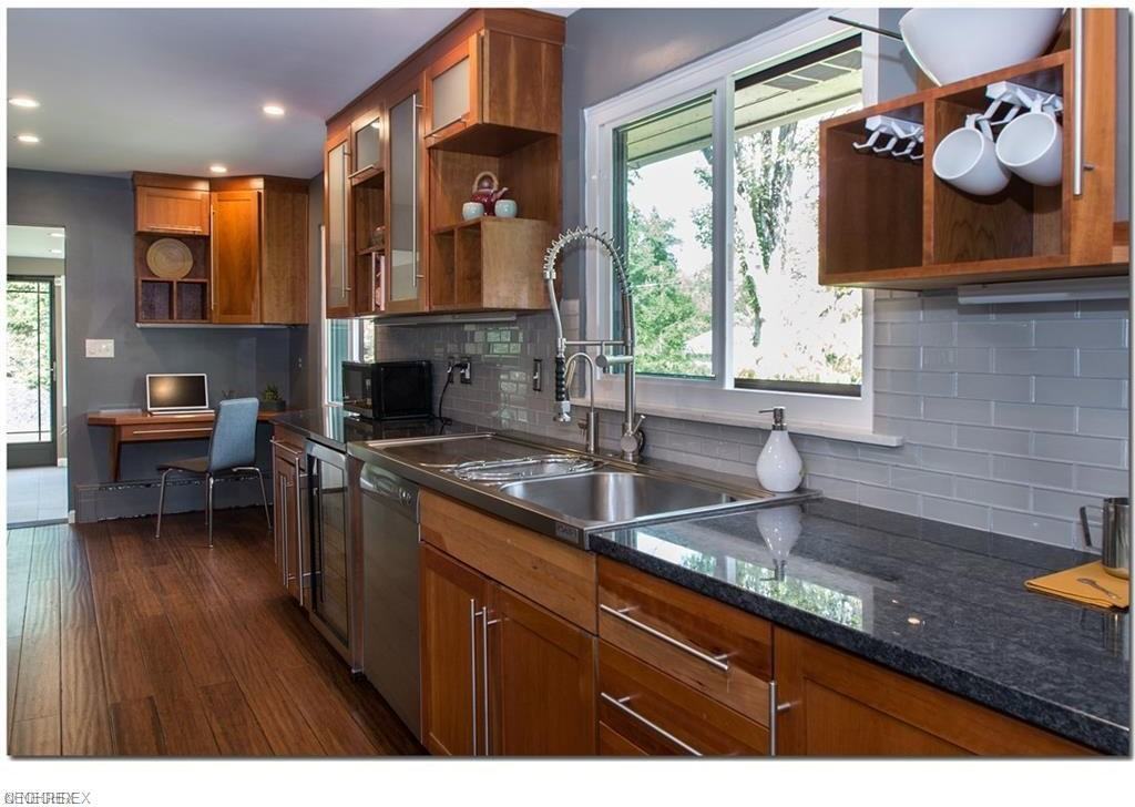 7518 Fairmount Rd - Photo 3 of 25