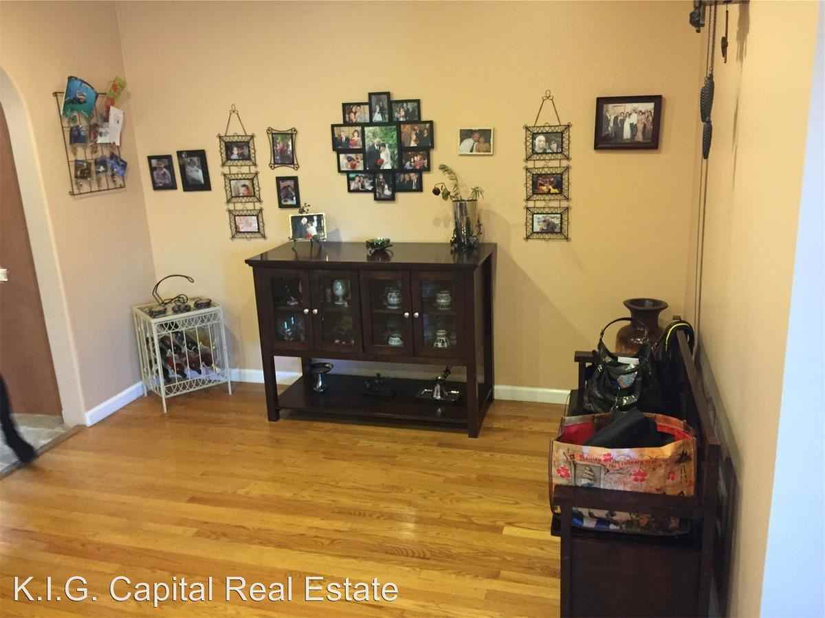 13122 Hartland St - Photo 3 of 27