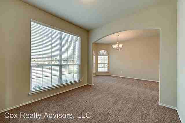 1265 Waters Edge Dr - Photo 2 of 25