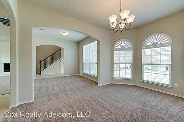 1265 Waters Edge Dr - Photo 3 of 25