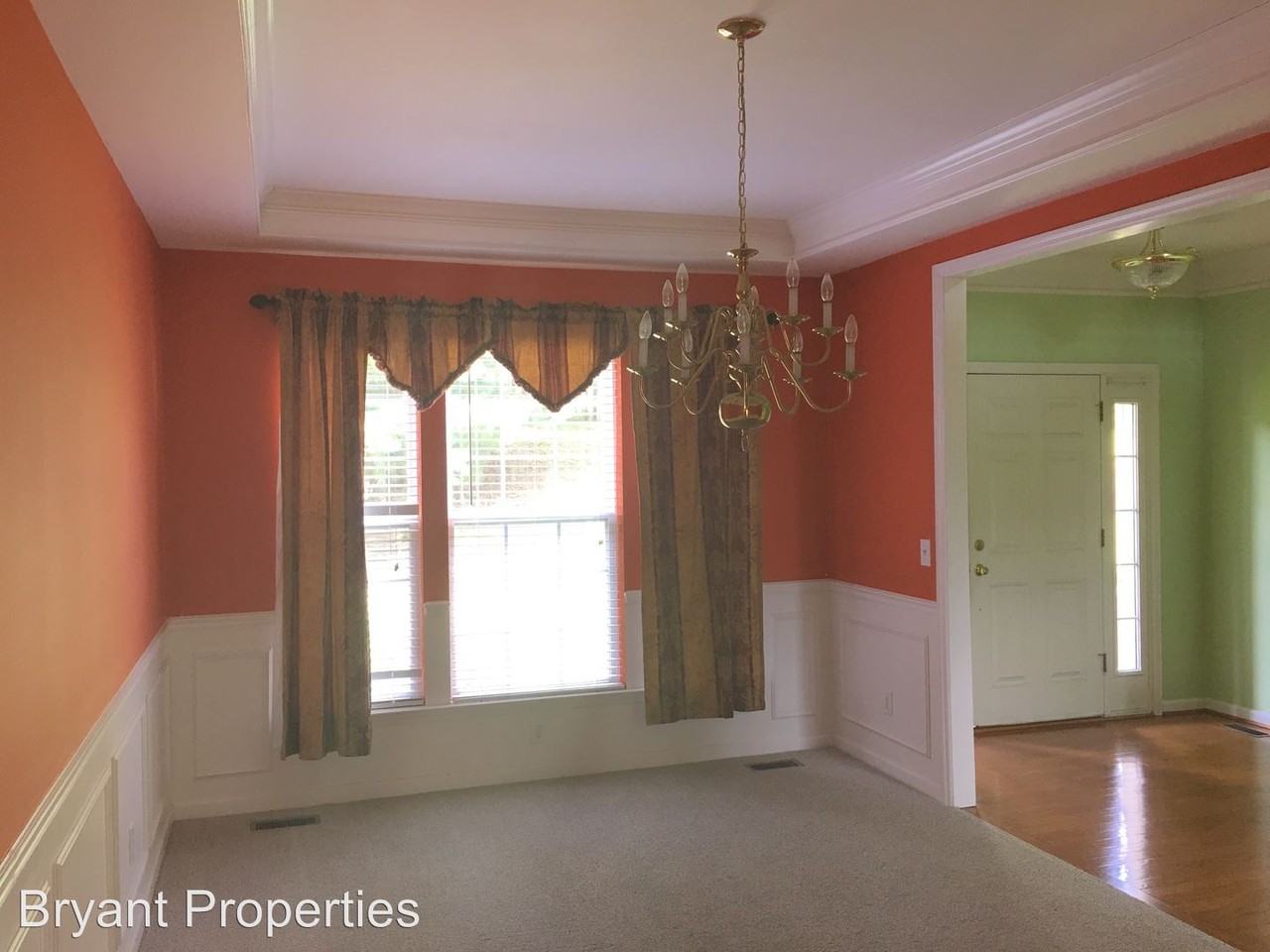 203 Riverbend Ln - Photo 3 of 15