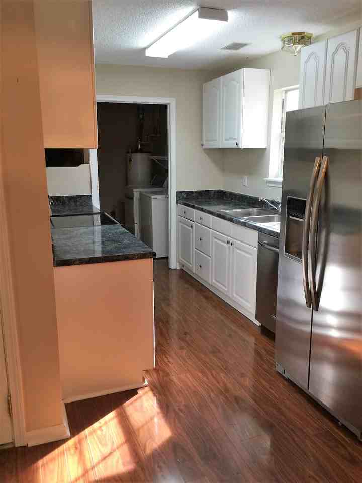 38 Amber Pl - Photo 3 of 10