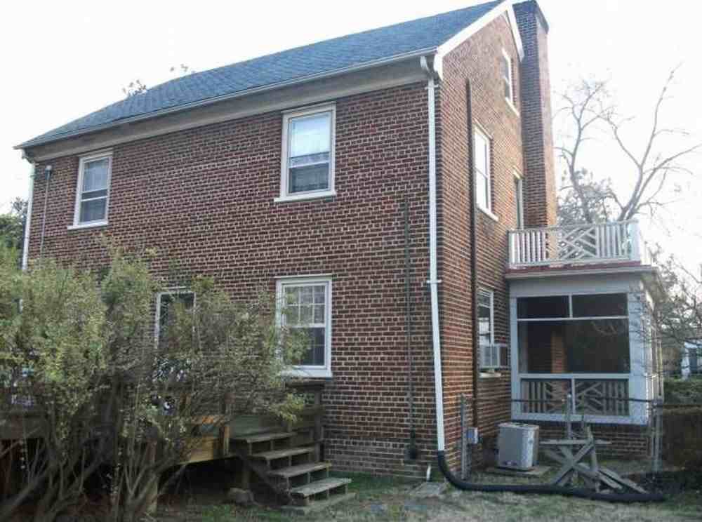 1246 Dubois Ave - Photo 2 of 18