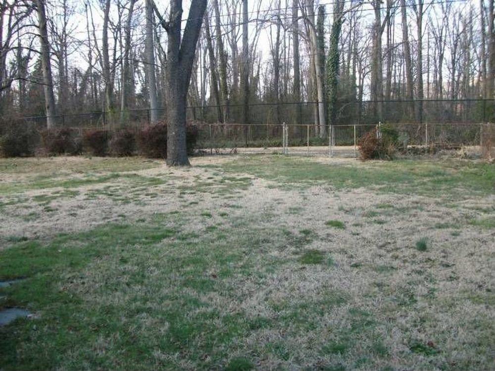 1246 Dubois Ave - Photo 3 of 18