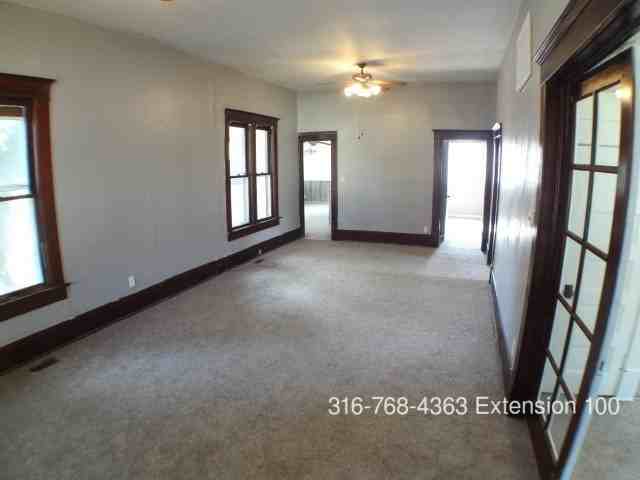 622 N Olive St - Photo 2 of 10