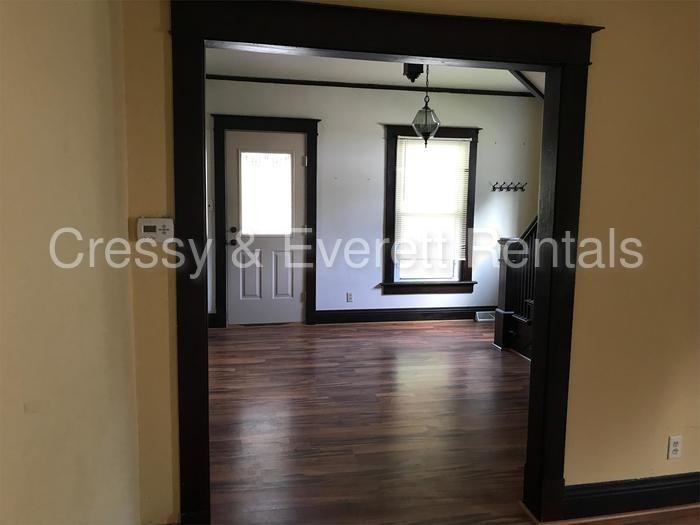 208 N Vine St - Photo 3 of 12