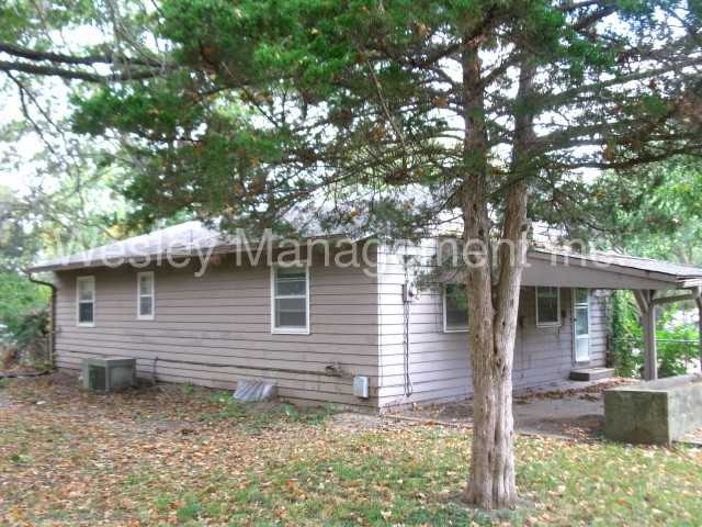 202 N 16th St - Photo 2 of 23