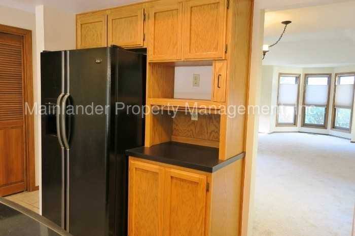 9223 SW Hill St - Photo 3 of 18