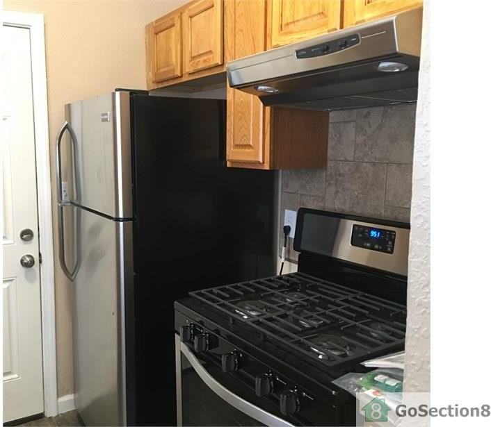 5748 Aladdin Ave - Photo 3 of 7