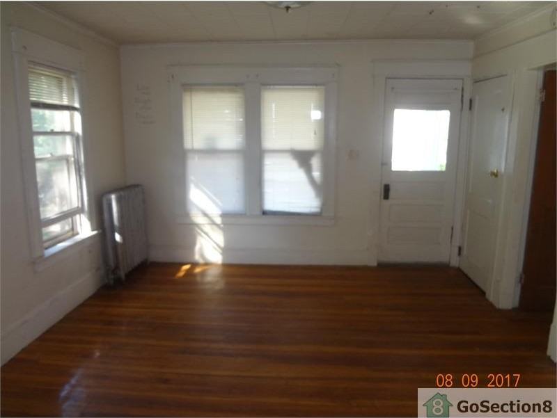 18 Batavia St - Photo 3 of 9