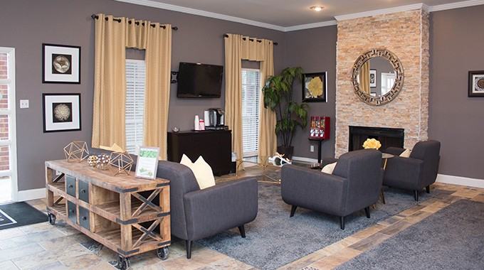 Claridge - Photo 2 of 11