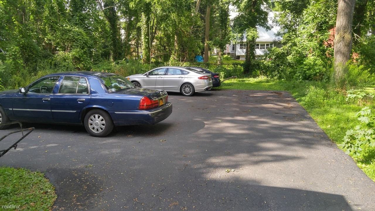 46 Monroe Ave - Photo 2 of 6