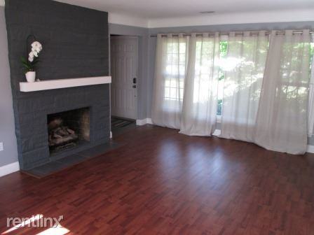31320 Pierce St - Photo 3 of 20