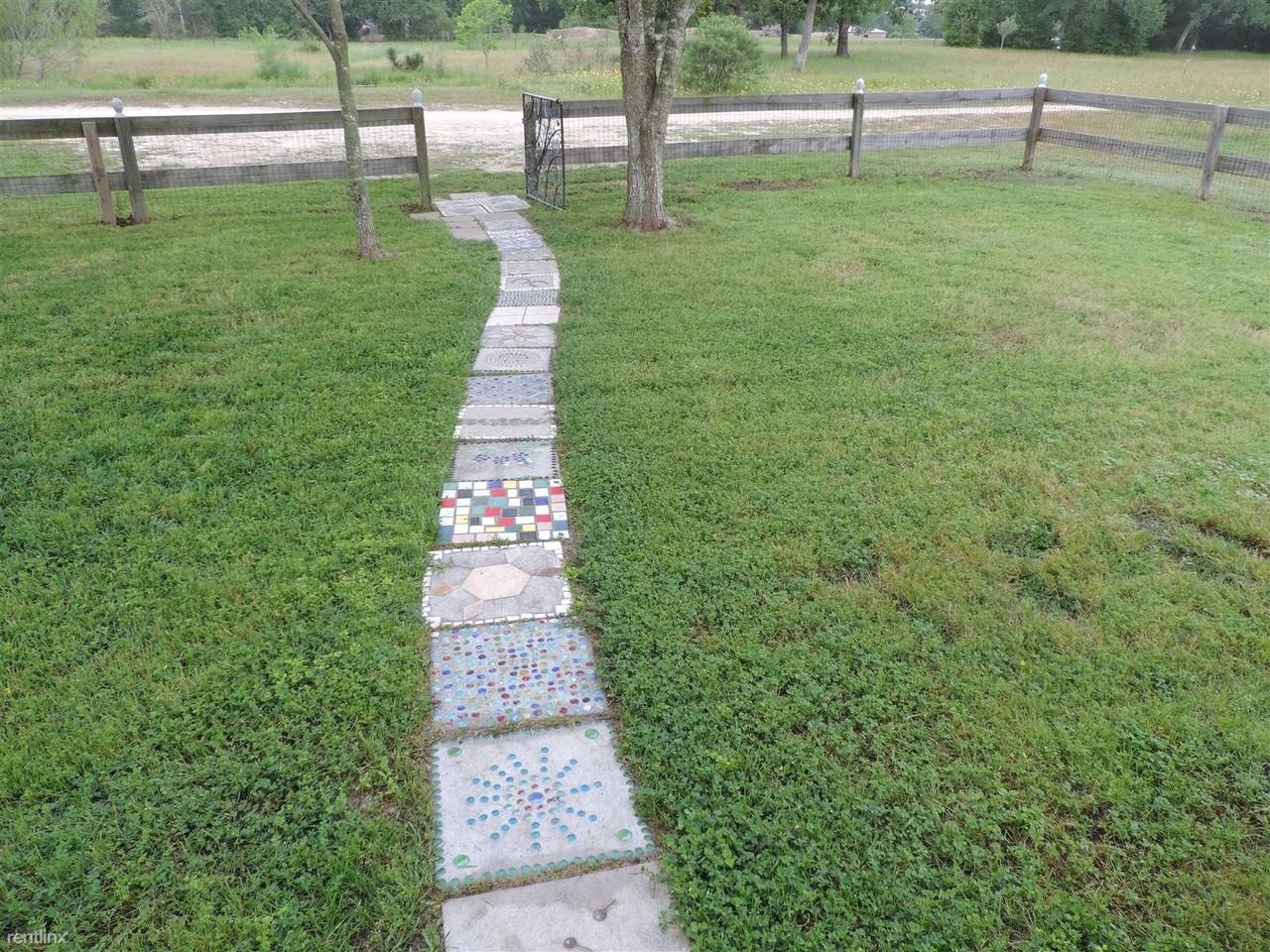1395 Peach Creek Cutoff - Photo 2 of 5