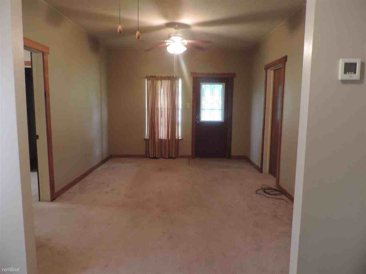 1395 Peach Creek Cutoff - Photo 3 of 5