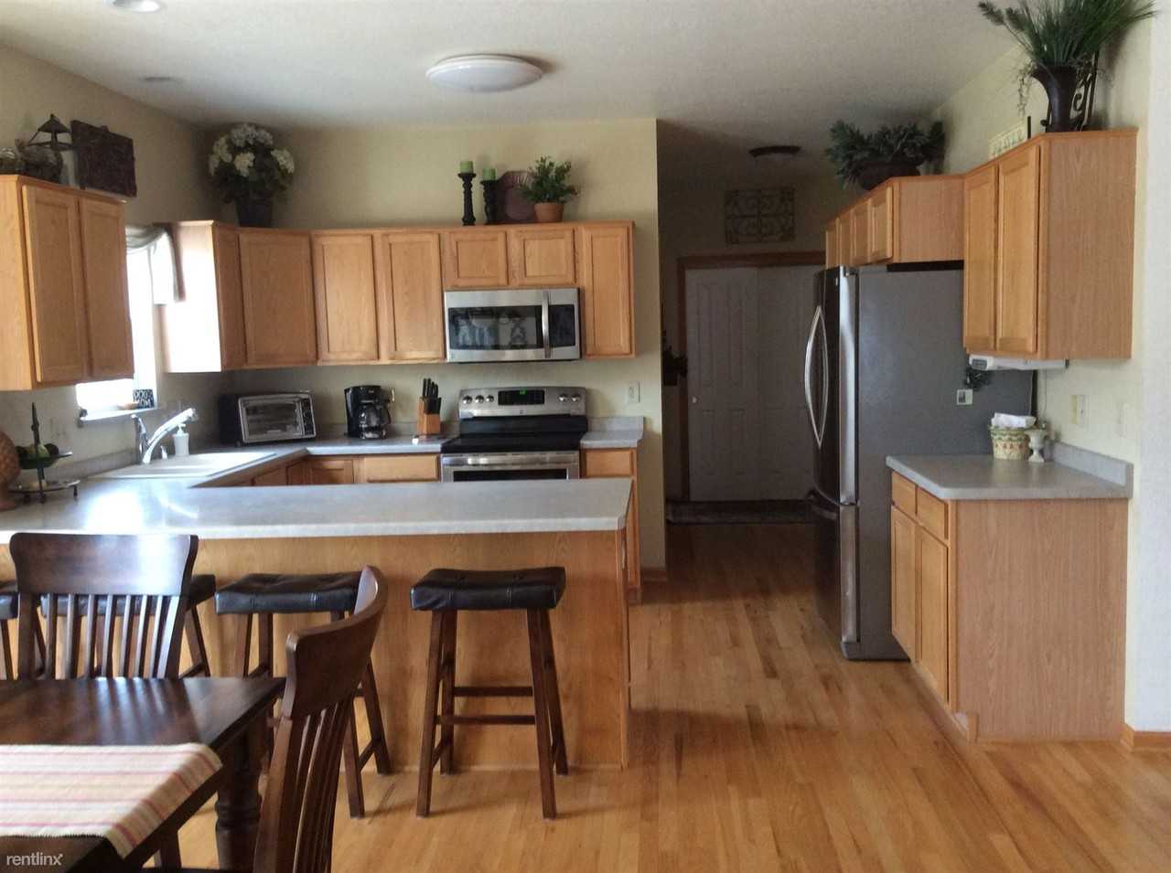 3280 Highpointe Dr - Photo 2 of 4