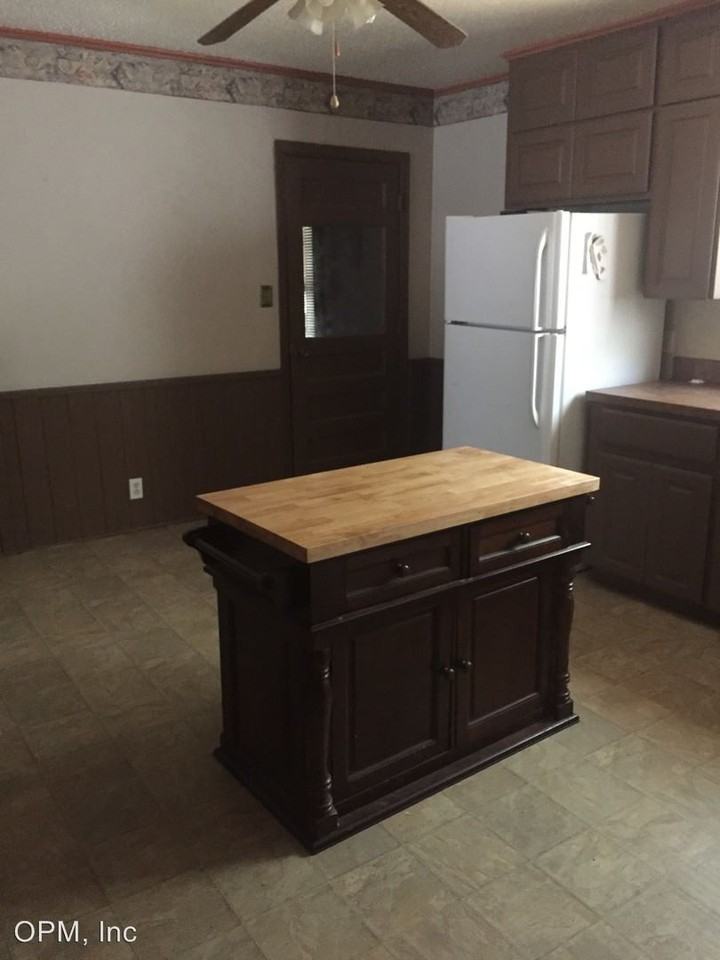 111 5th NW - Photo 2 of 6