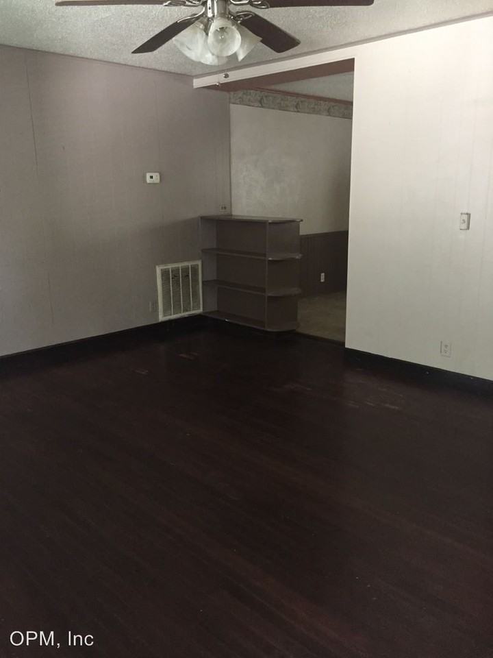 111 5th NW - Photo 3 of 6