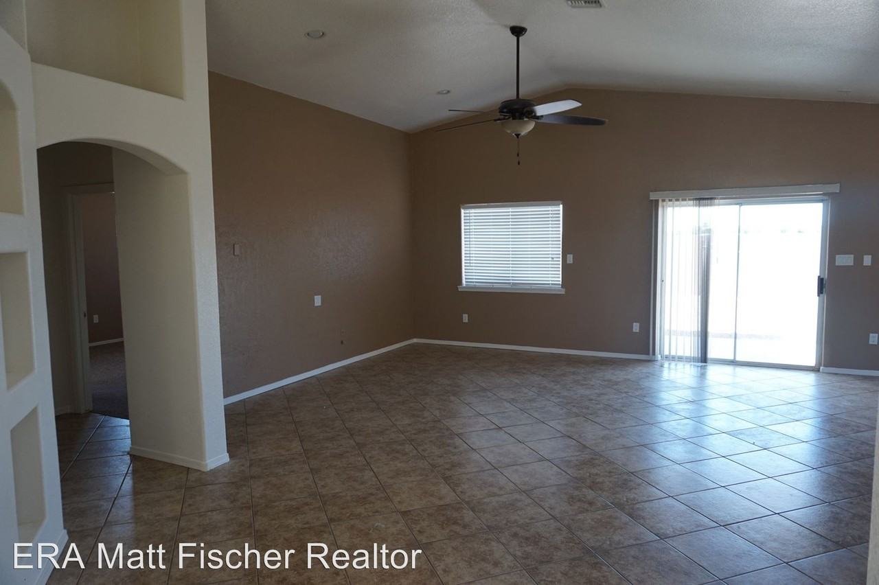 10604 E 34th St - Photo 2 of 19