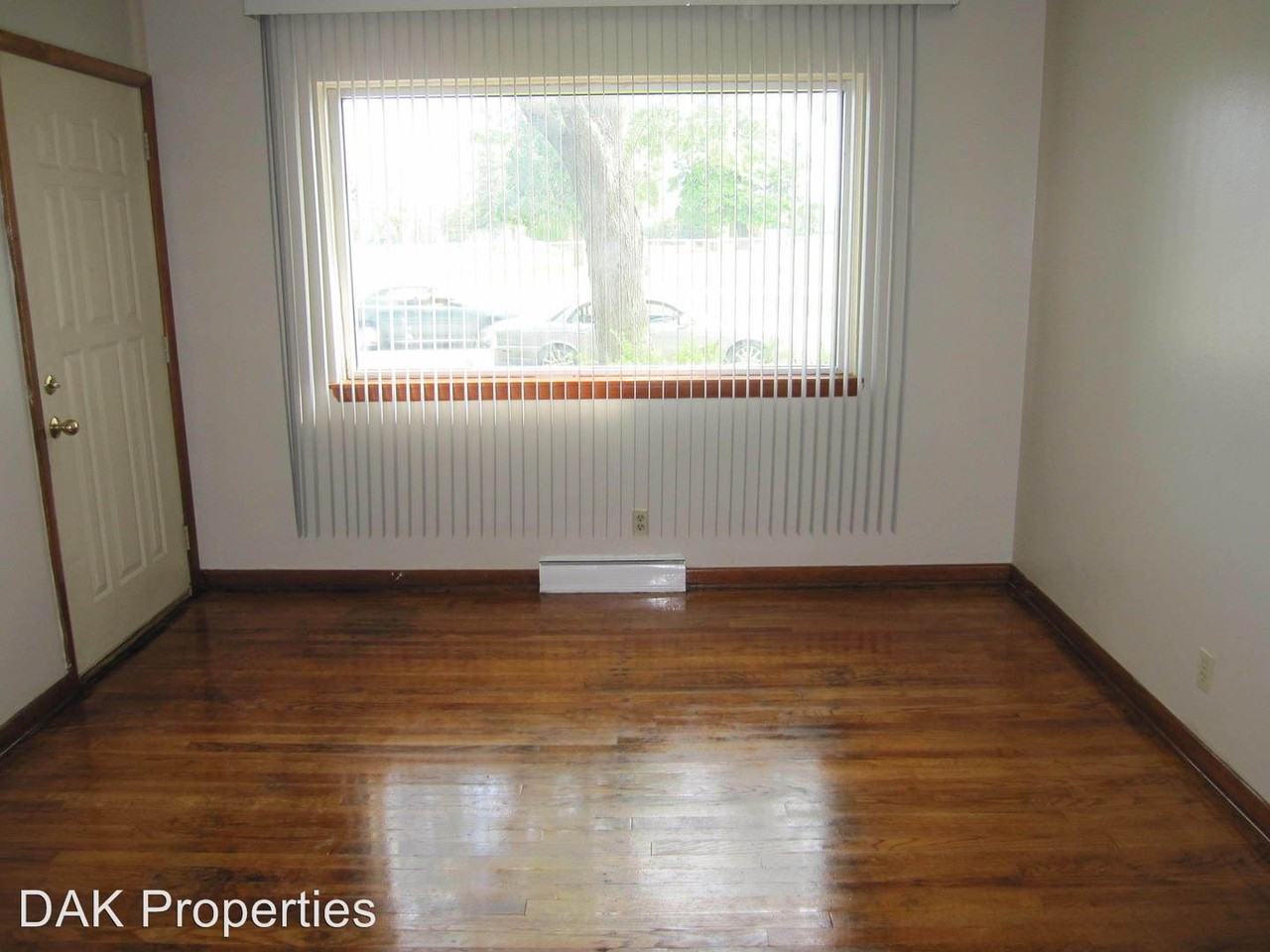 8810 W Silver Spring Dr - Photo 3 of 5