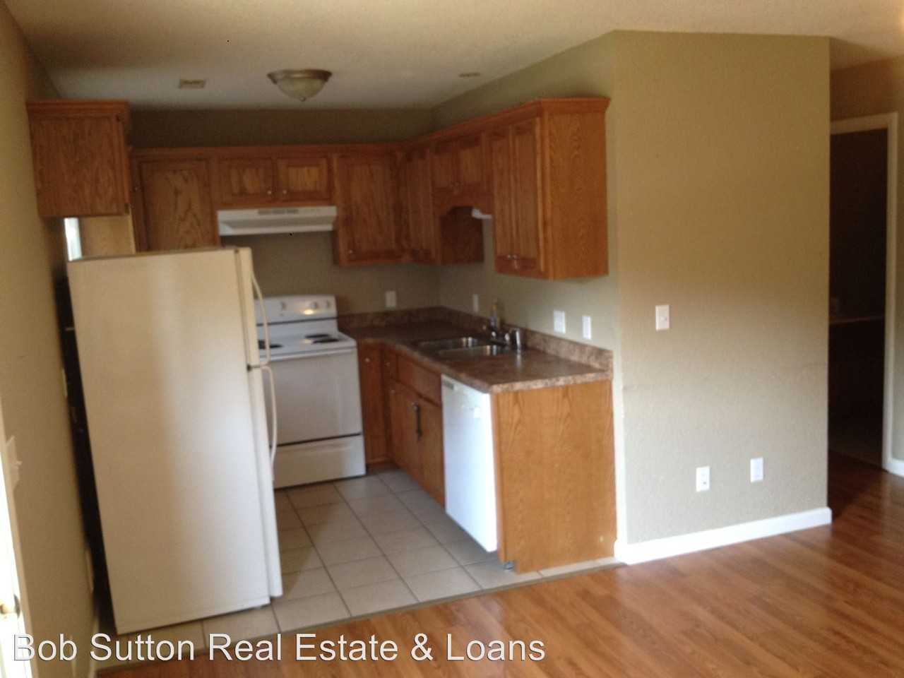 1908 S 11th St - Photo 3 of 10