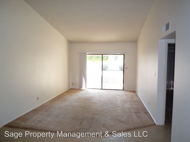 9439 E Paradise Dr - Photo 2 of 6