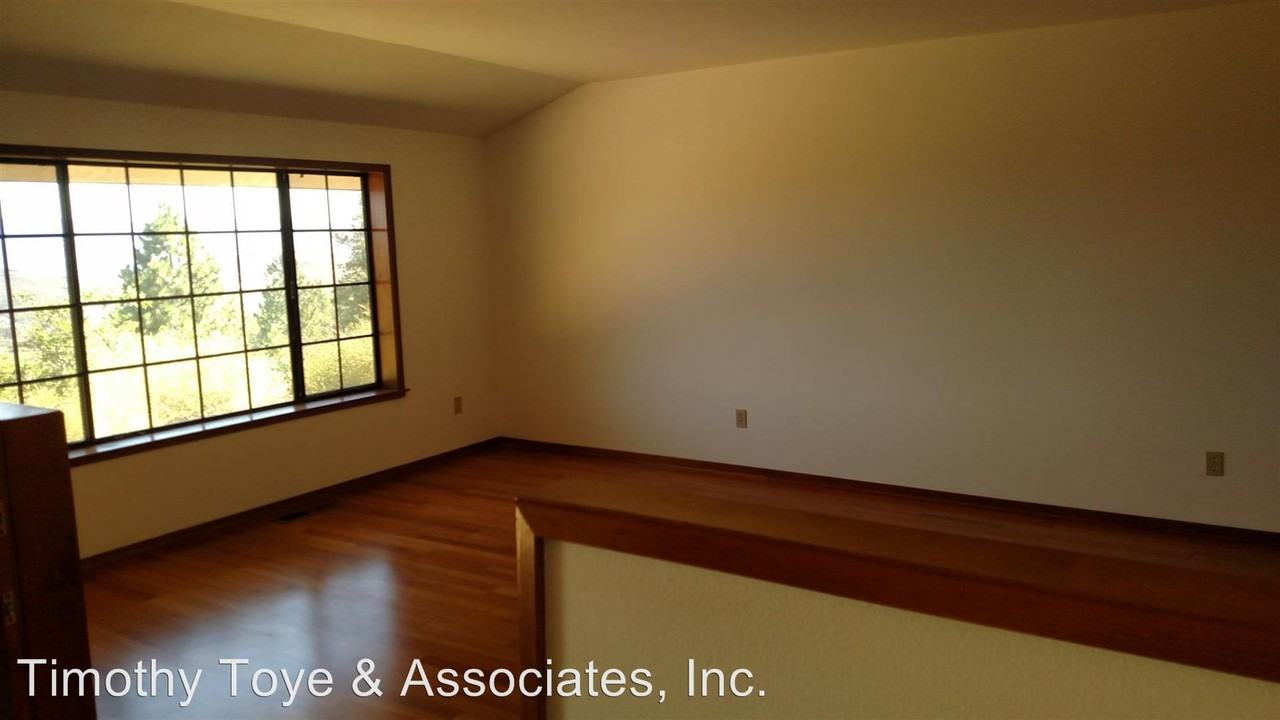 8255 Red Hills Rd - Photo 2 of 7