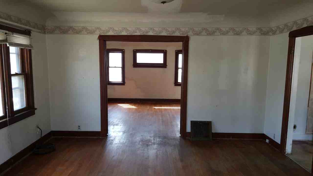 263 E Fort Union Blvd - Photo 2 of 19