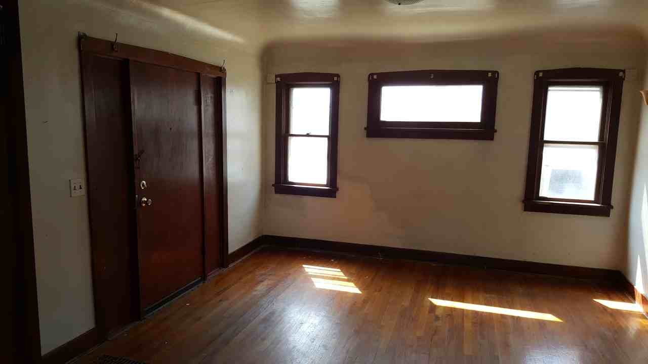 263 E Fort Union Blvd - Photo 3 of 19