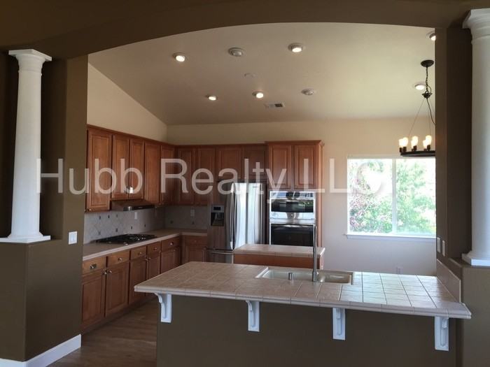 583 Echo Ridge Ct - Photo 3 of 16