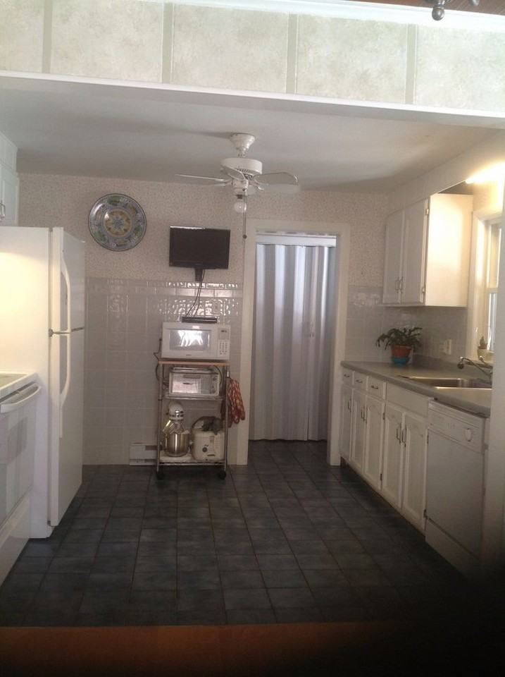 293 Main St - Photo 3 of 4
