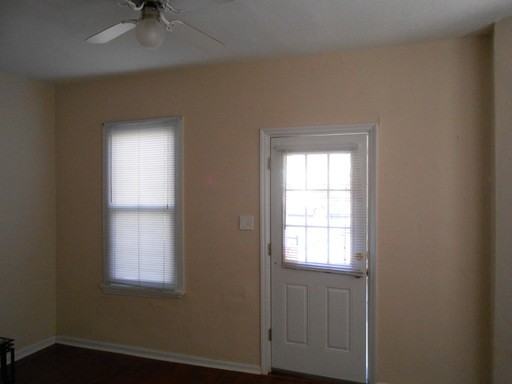 6852 Southwest Ave - Photo 3 of 12