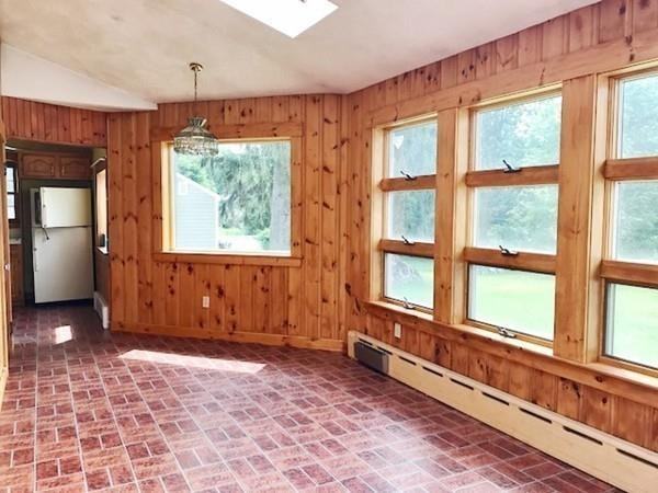 107 White St - Photo 2 of 18