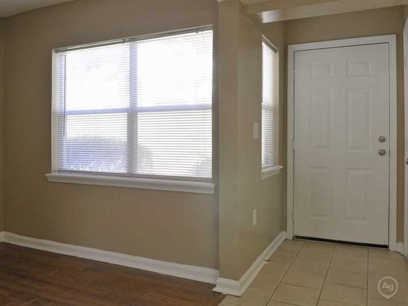 Arbors at Berkeley - Photo 2 of 21