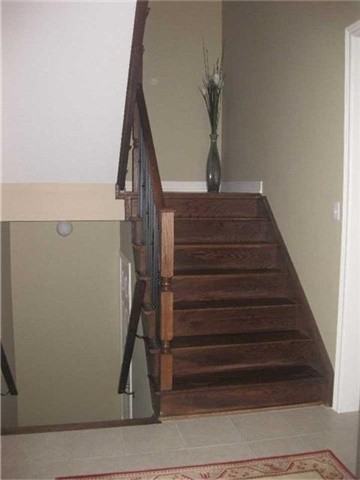 1049 Blackhall Crescent - Photo 3 of 10