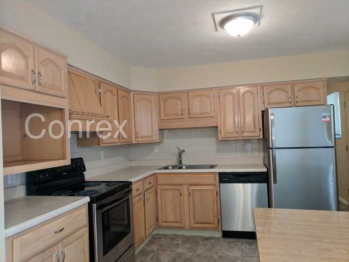 240 Hilltop Dr - Photo 2 of 12